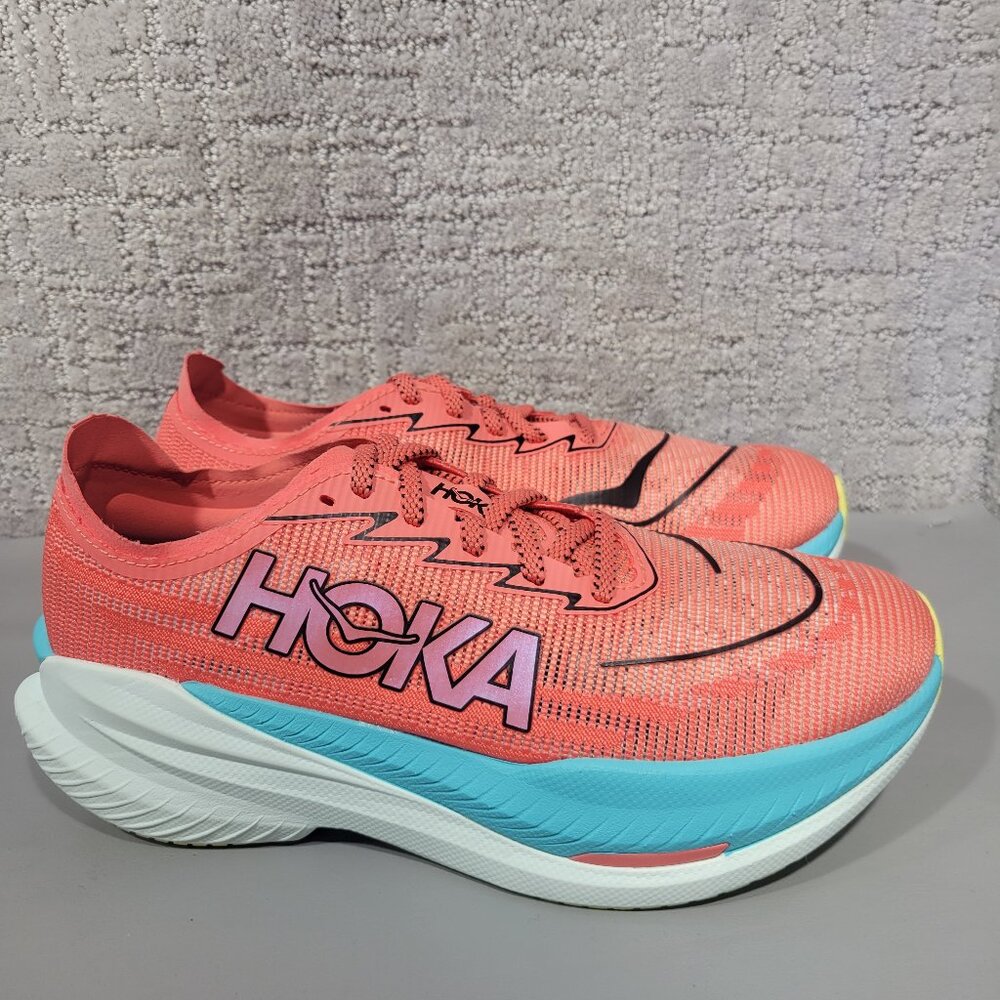 Hoka One One Mach X 2 Women’s US Size US 8.5B Grapefruit Coral Running Sneakers.